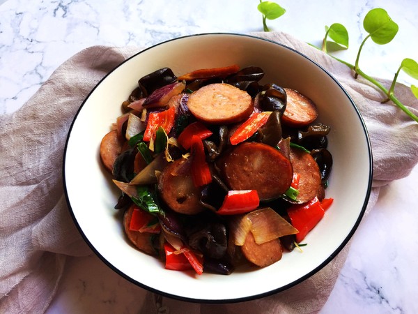 小炒紅腸的做法-家常味炒菜譜-易網(wǎng)健康養(yǎng)生網(wǎng) 小炒紅腸的做法-家常味炒菜譜