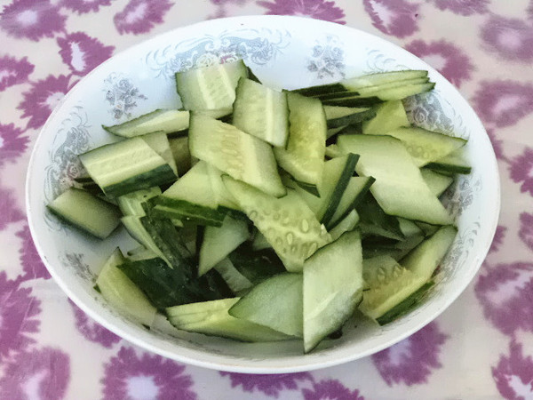 黃瓜洋蔥炒雞蛋的做法-咸鮮味炒菜譜-易網健康養生網 黃瓜洋蔥炒雞蛋的做法-咸鮮味炒菜譜