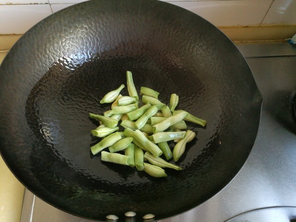 土豆豆角燉雞翅的做法-家常味燉菜譜-易網健康養生網 土豆豆角燉雞翅的做法-家常味燉菜譜