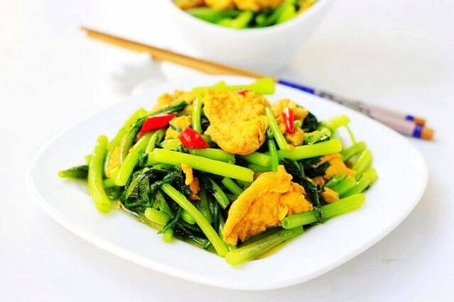 茼蒿炒雞蛋的做法-家常味炒菜譜