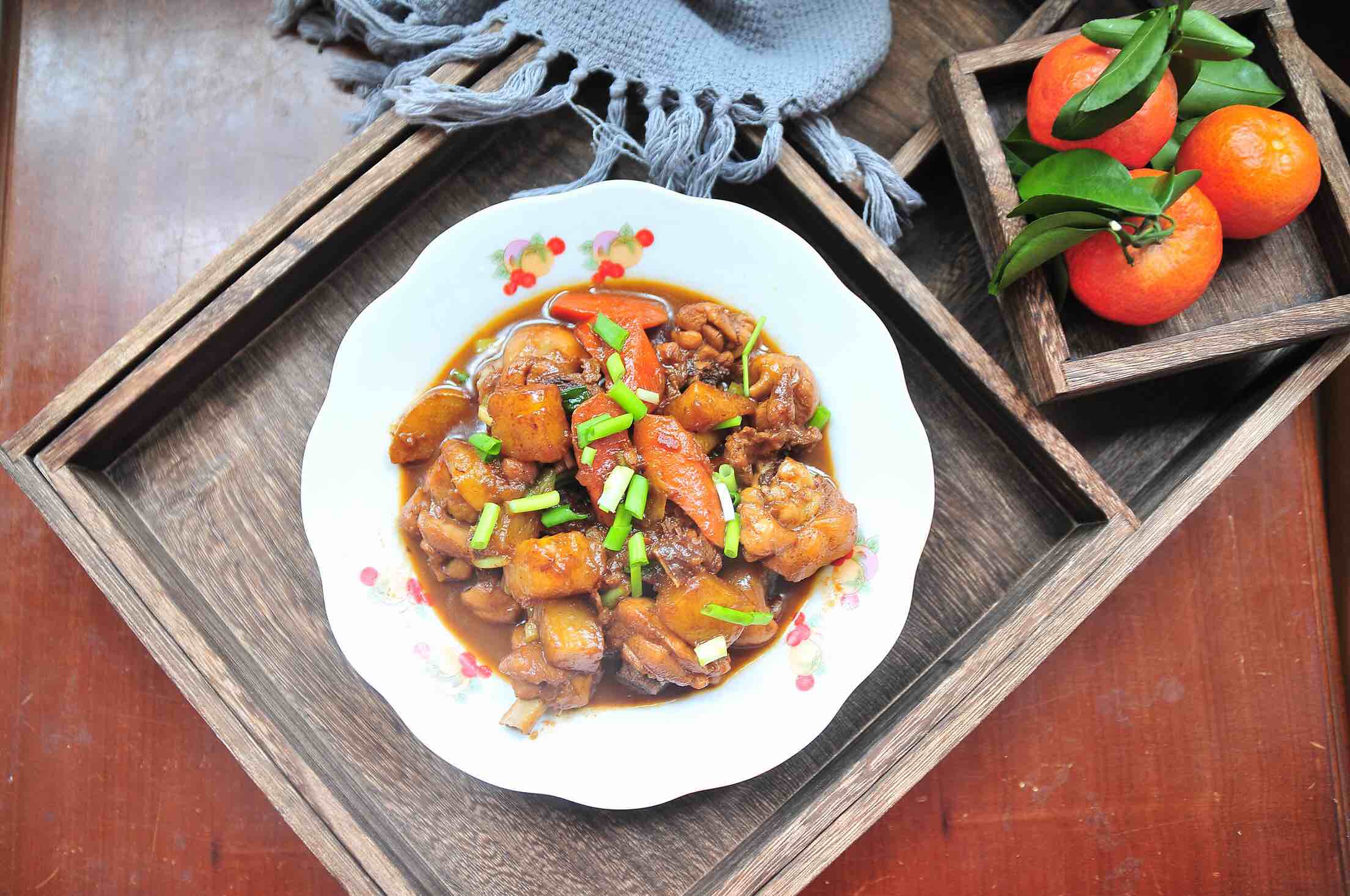 土豆燒雞腿的做法-家常味燒菜譜-易網健康養生網 土豆燒雞腿的做法-家常味燒菜譜