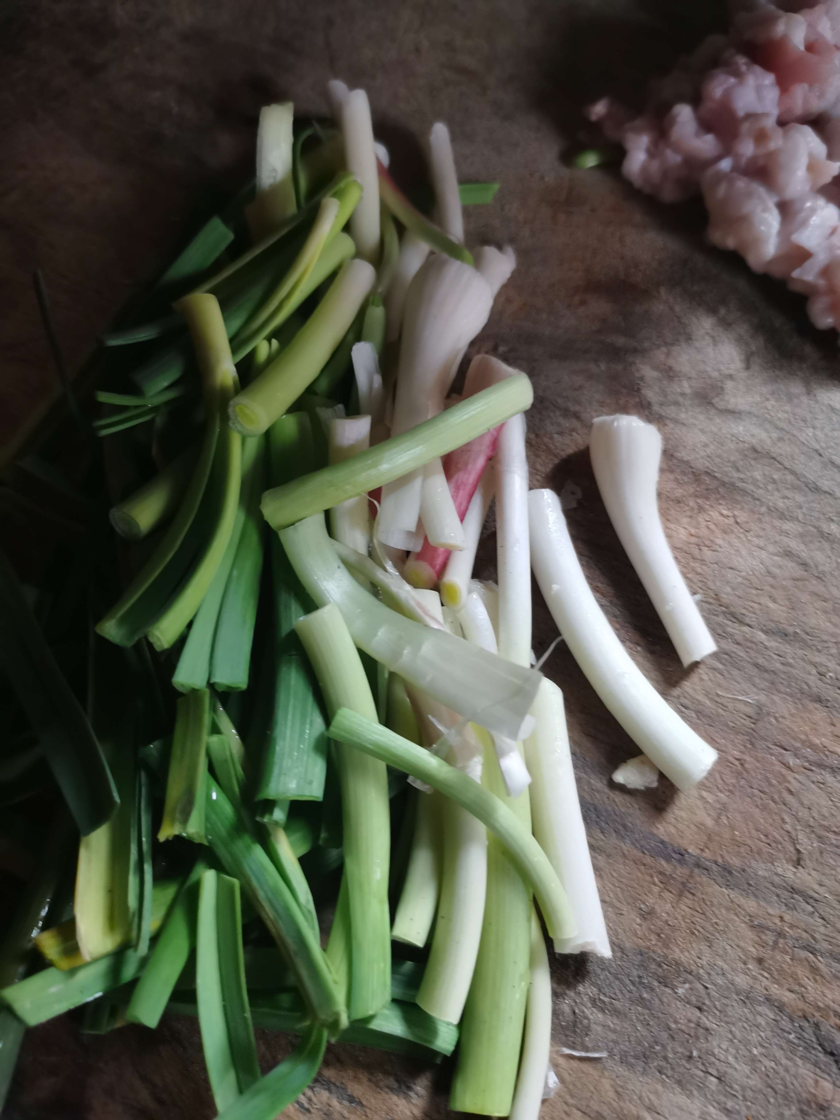 大蒜炒煎豆腐的做法-家常味炒菜譜