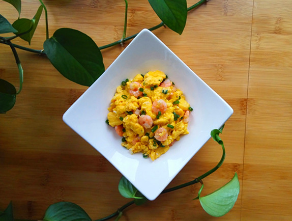 雞蛋炒蝦仁的做法-咸鮮味炒菜譜-易網(wǎng)健康養(yǎng)生網(wǎng) 雞蛋炒蝦仁的做法-咸鮮味炒菜譜