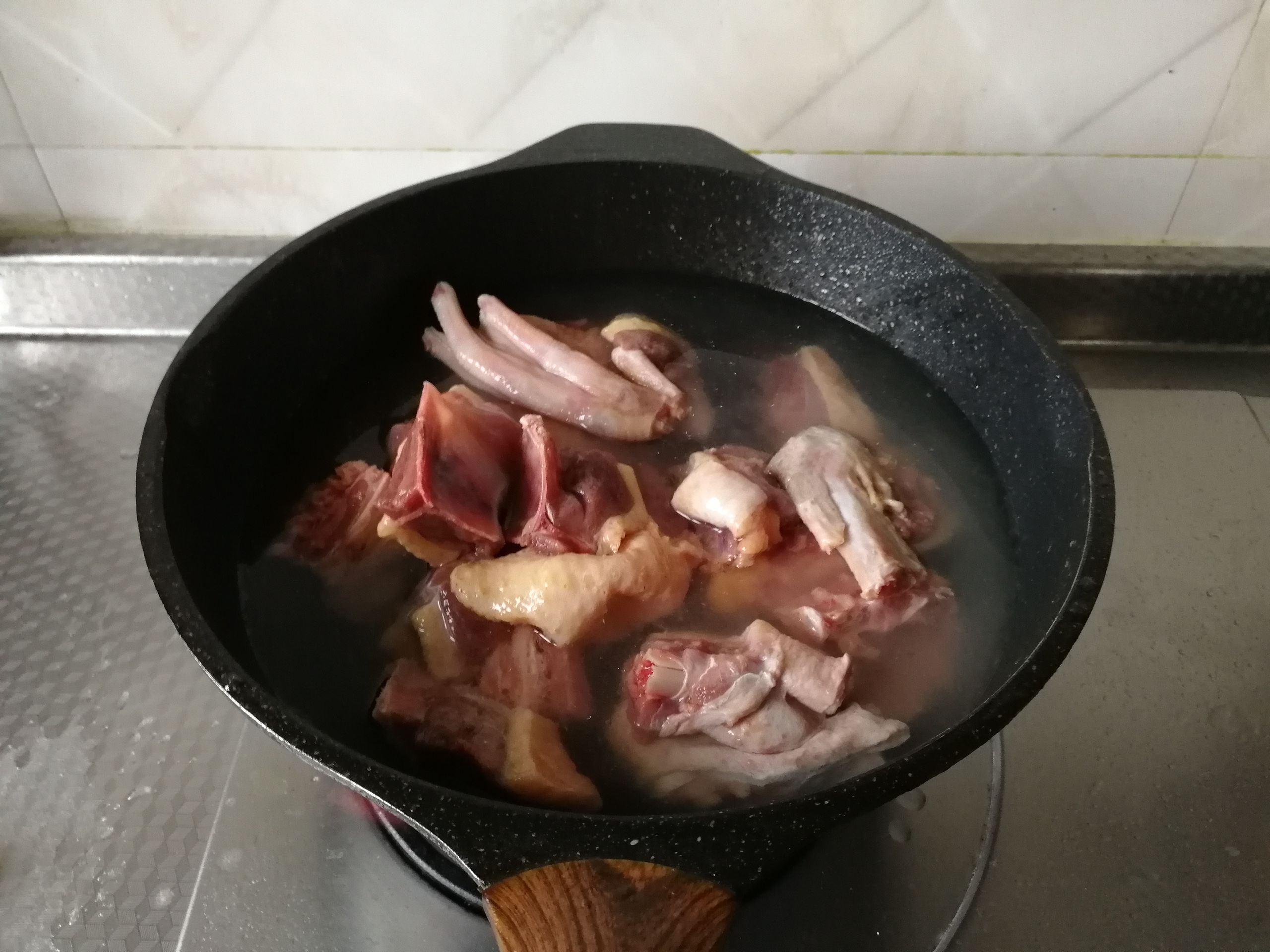 紅燒鵝肉的做法-咸鮮味煮菜譜-易網<a href=http://www.jsjjzhkt.cn/ target=_blank class=infotextkey>健康養生</a>網 紅燒鵝肉的做法-咸鮮味煮菜譜