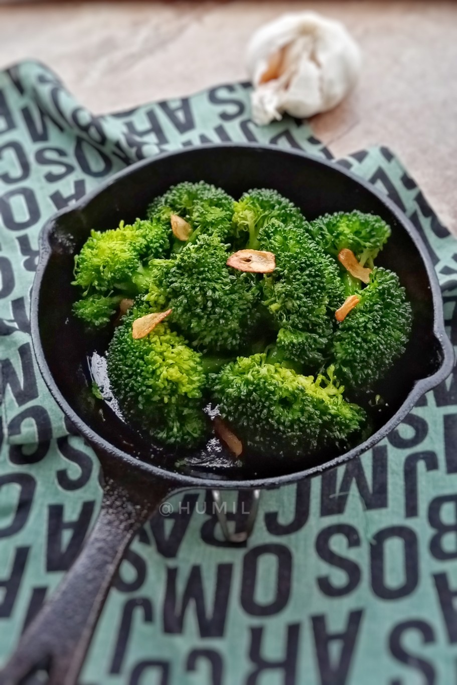 蒜香蒸西蘭花的做法-蒜香味蒸菜譜