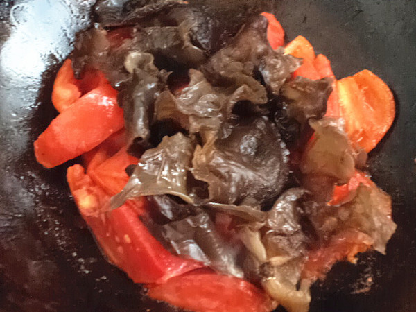 番茄木耳炒雞蛋的做法-家常味炒菜譜-易網健康養生網 番茄木耳炒雞蛋的做法-家常味炒菜譜