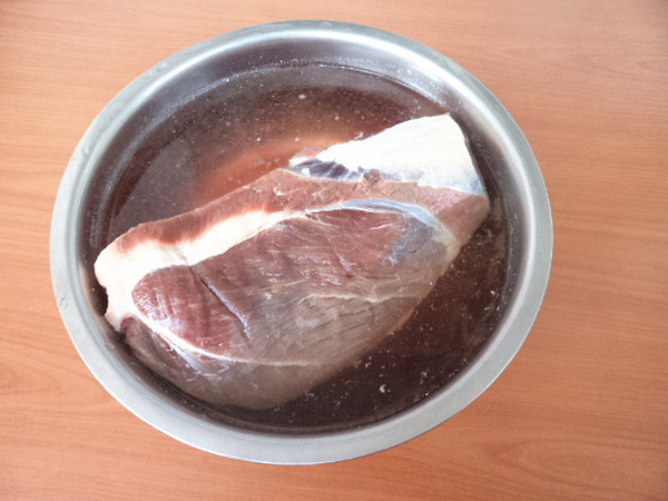 醬牛肉的做法-咸鮮味醬菜譜-易網<a href=http://www.jsjjzhkt.cn/ target=_blank class=infotextkey>健康養生</a>網 醬牛肉的做法-咸鮮味醬菜譜