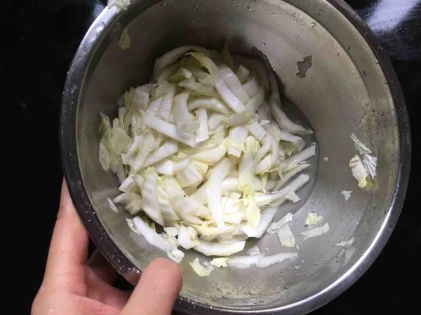 白菜幫炒肉的做法-香辣味炒菜譜-易網健康養生網 白菜幫炒肉的做法-香辣味炒菜譜