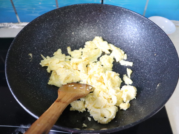 韭黃炒雞蛋的做法-家常味炒菜譜-易網健康養生網 韭黃炒雞蛋的做法-家常味炒菜譜