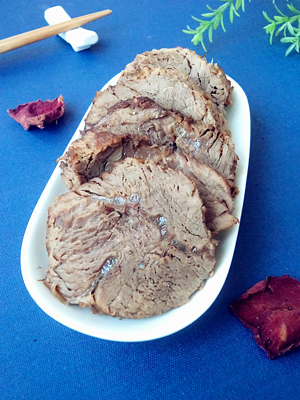 醬牛肉的做法-咸鮮味醬菜譜-易網健康養生網 醬牛肉的做法-咸鮮味醬菜譜