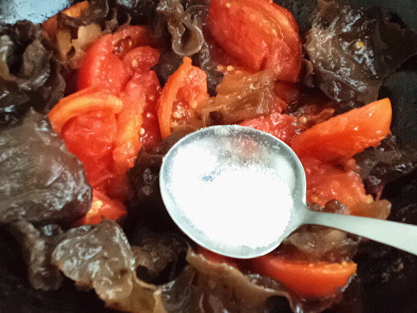 番茄木耳炒雞蛋的做法-家常味炒菜譜-易網健康養生網 番茄木耳炒雞蛋的做法-家常味炒菜譜