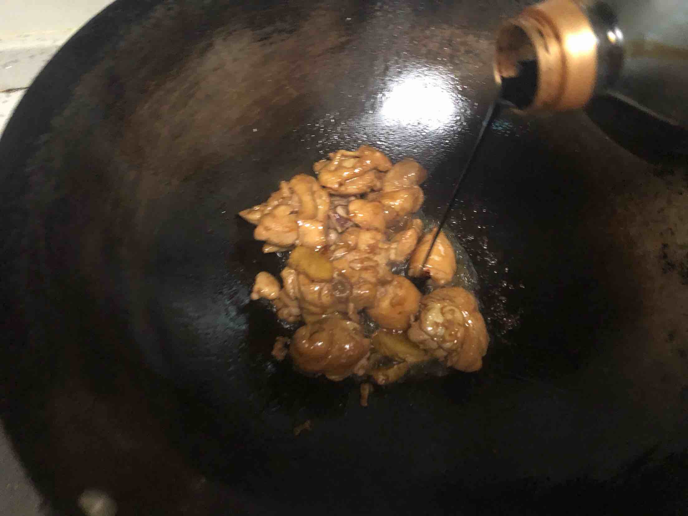 土豆燒雞腿的做法-家常味燒菜譜-易網健康養生網 土豆燒雞腿的做法-家常味燒菜譜