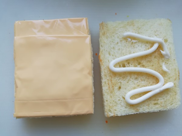 煎蛋奶酪三明治的做法-家常味煎菜譜-易網健康養生網 煎蛋奶酪三明治的做法-家常味煎菜譜