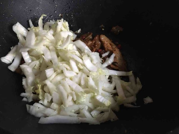 白菜幫炒肉的做法-香辣味炒菜譜-易網健康養生網 白菜幫炒肉的做法-香辣味炒菜譜