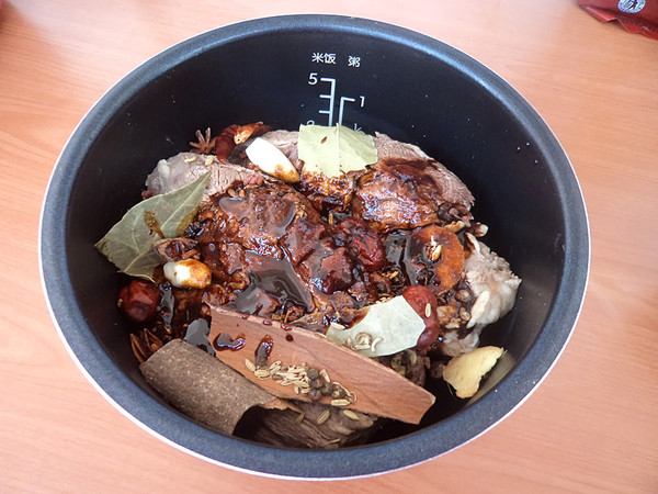 醬牛肉的做法-咸鮮味醬菜譜-易網健康養生網 醬牛肉的做法-咸鮮味醬菜譜