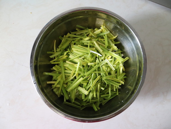 韭黃炒雞蛋的做法-家常味炒菜譜-易網健康養生網 韭黃炒雞蛋的做法-家常味炒菜譜