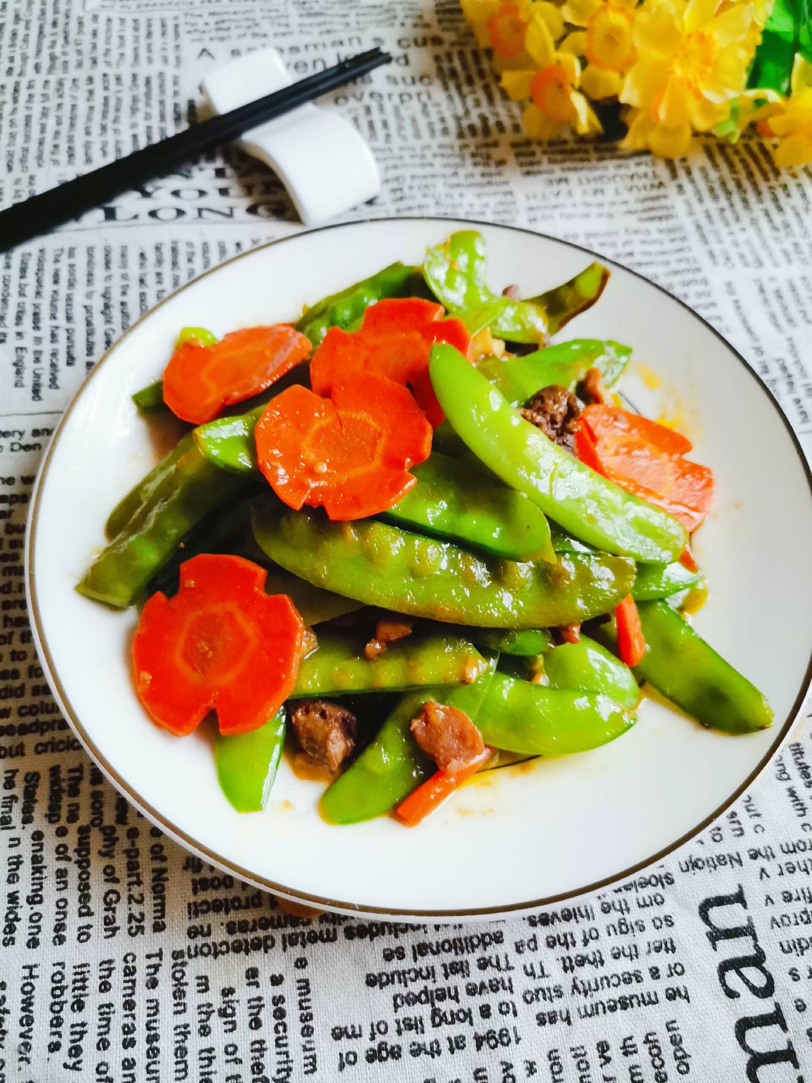 荷蘭豆炒雞雜的做法-咸鮮味炒菜譜