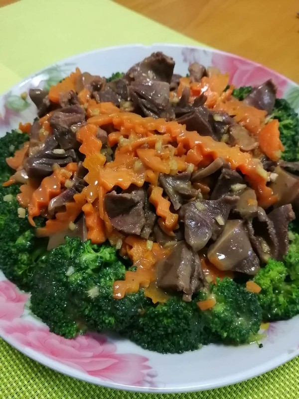 鴨胗西蘭花的做法-家常味煮菜譜