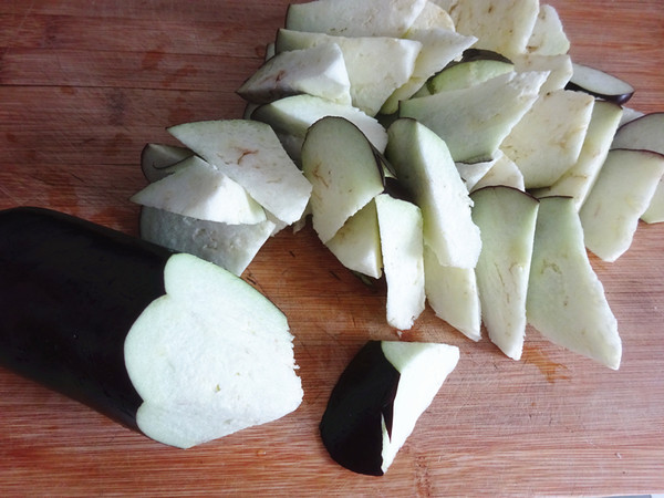 辣椒炒茄子的做法-咸鮮味炒菜譜-易網健康養生網 辣椒炒茄子的做法-咸鮮味炒菜譜