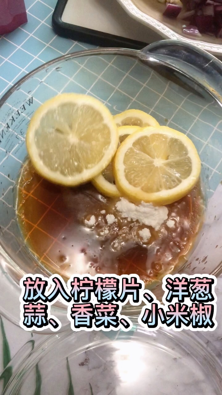 泰式檸檬鳳爪的做法-酸辣味泡菜譜-易網健康養生網 泰式檸檬鳳爪的做法-酸辣味泡菜譜