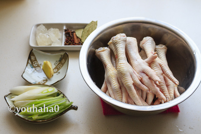 啤酒燒鳳爪的做法-家常味燒菜譜-易網<a href=http://www.jsjjzhkt.cn/ target=_blank class=infotextkey>健康養生</a>網 啤酒燒鳳爪的做法-家常味燒菜譜