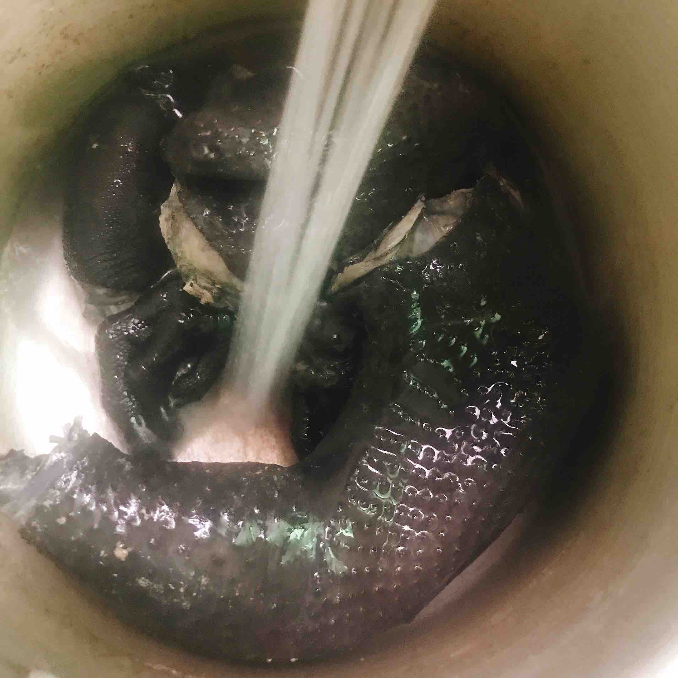 胡蘿卜燉烏雞湯的做法-咸鮮味煲菜譜