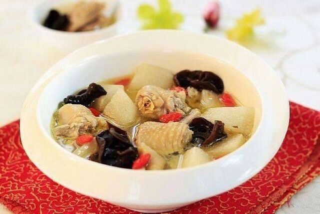 山藥木耳燉雞的做法-家常味燉菜譜