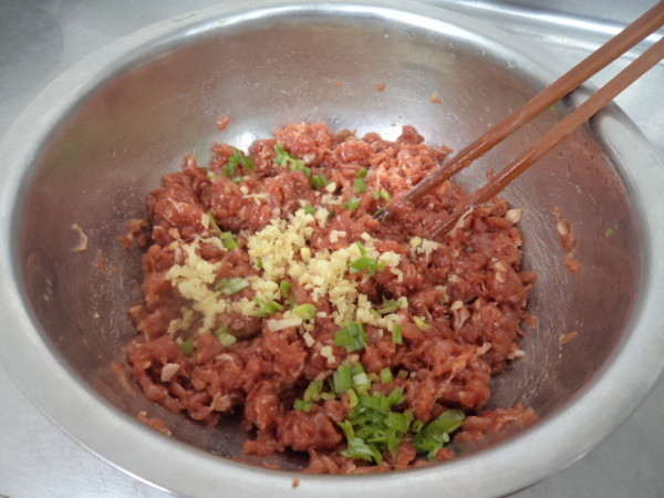 本色蒸獅子頭的做法-咸鮮味蒸菜譜-易網健康養生網 本色蒸獅子頭的做法-咸鮮味蒸菜譜