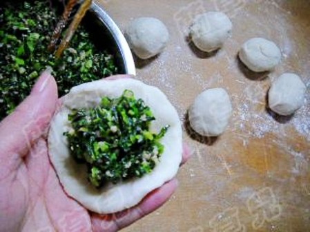 雪菜餡餅的做法-家常味煎菜譜-易網健康養生網 雪菜餡餅的做法-家常味煎菜譜