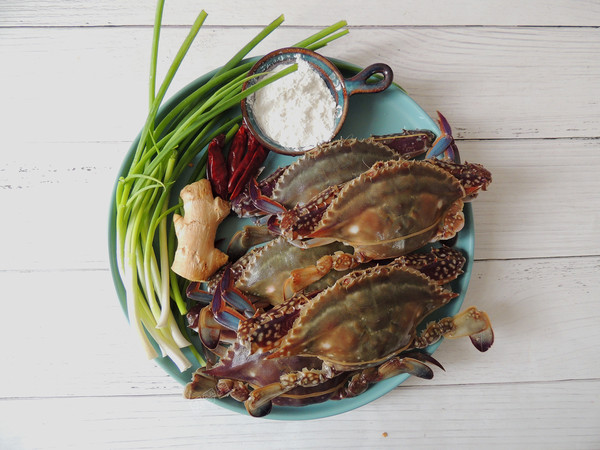 蔥姜炒梭子蟹的做法-家常味炒菜譜-易網(wǎng)<a href=http://www.jsjjzhkt.cn/ target=_blank class=infotextkey>健康養(yǎng)生</a>網(wǎng) 蔥姜炒梭子蟹的做法-家常味炒菜譜