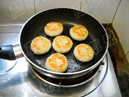 雪菜餡餅的做法-家常味煎菜譜-易網健康養生網 雪菜餡餅的做法-家常味煎菜譜