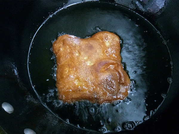 炸荷包蛋的做法-家常味炸菜譜-易網(wǎng)健康養(yǎng)生網(wǎng) 炸荷包蛋的做法-家常味炸菜譜