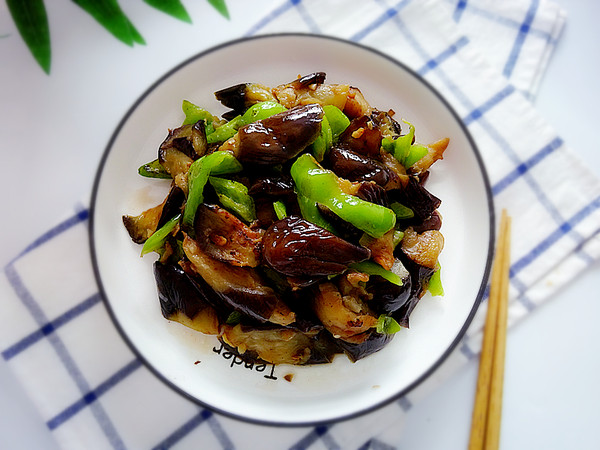 辣椒炒茄子的做法-咸鮮味炒菜譜-易網健康養生網 辣椒炒茄子的做法-咸鮮味炒菜譜