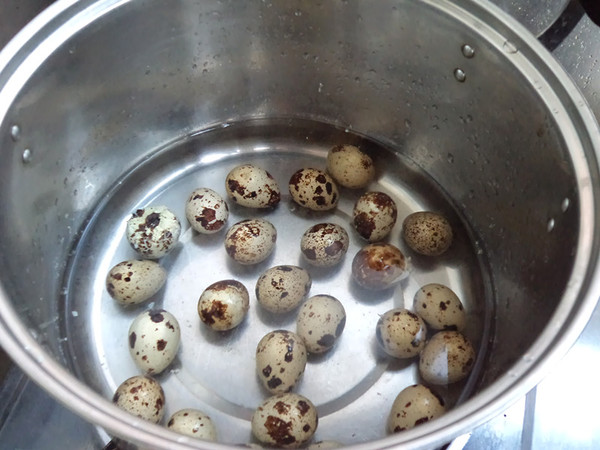 本色蒸獅子頭的做法-咸鮮味蒸菜譜-易網<a href=http://www.jsjjzhkt.cn/ target=_blank class=infotextkey>健康養生</a>網 本色蒸獅子頭的做法-咸鮮味蒸菜譜