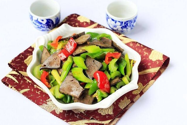 芹菜炒豬肝的做法-家常味炒菜譜-易網健康養生網 芹菜炒豬肝的做法-家常味炒菜譜