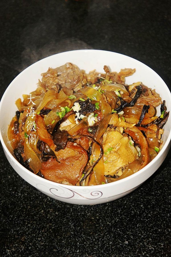 小雞燉蘑菇的做法-家常味燉菜譜-易網健康養生網 小雞燉蘑菇的做法-家常味燉菜譜