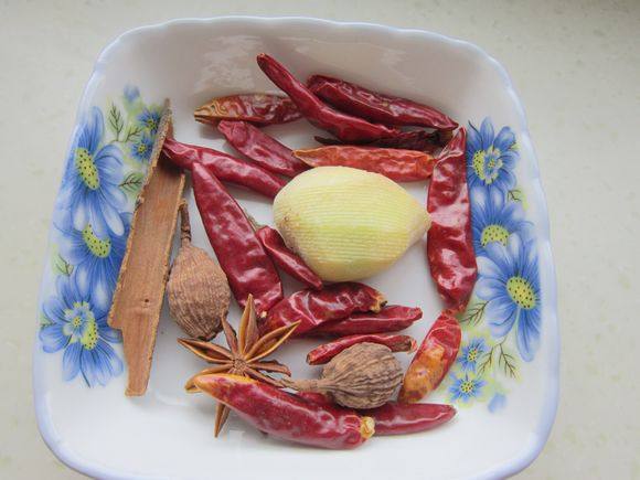 馕包大盤雞的做法-家常味燒菜譜-易網<a href=http://www.jsjjzhkt.cn/ target=_blank class=infotextkey>健康養生</a>網 馕包大盤雞的做法-家常味燒菜譜