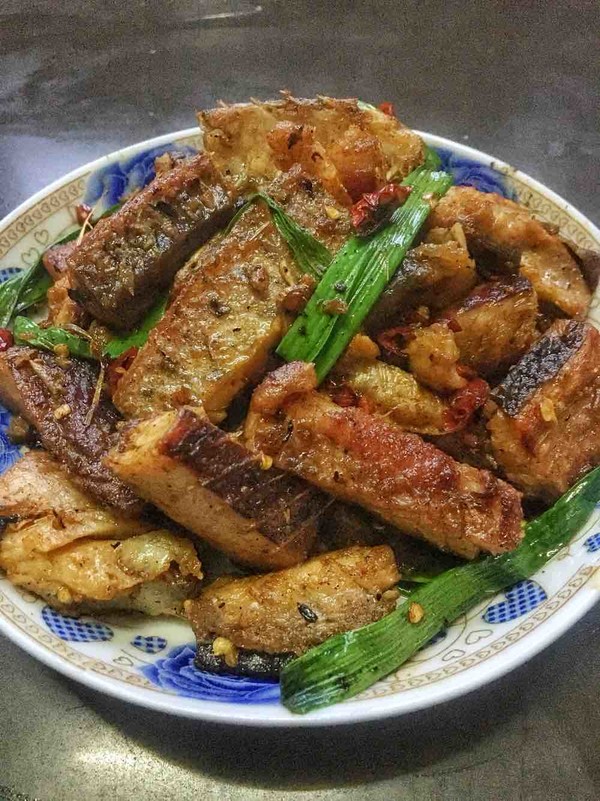 紅燒鱤魚的做法-香辣味燒菜譜