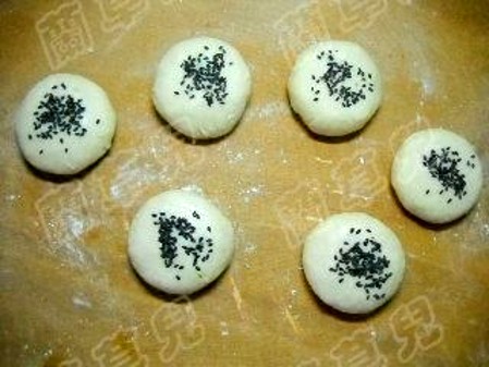 雪菜餡餅的做法-家常味煎菜譜-易網健康養生網 雪菜餡餅的做法-家常味煎菜譜