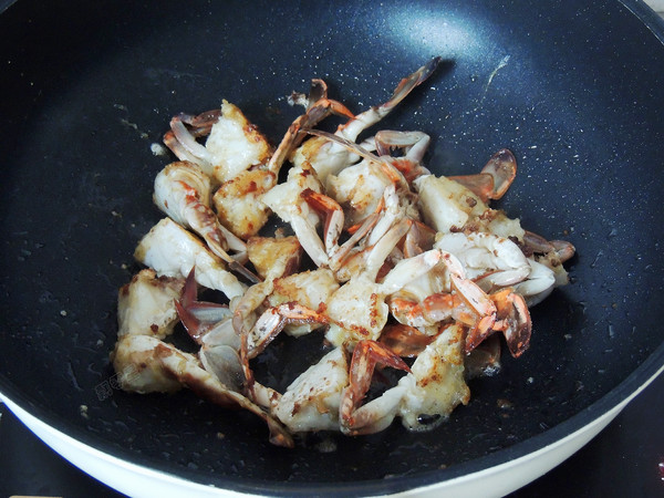 蔥姜炒梭子蟹的做法-家常味炒菜譜-易網(wǎng)健康養(yǎng)生網(wǎng) 蔥姜炒梭子蟹的做法-家常味炒菜譜