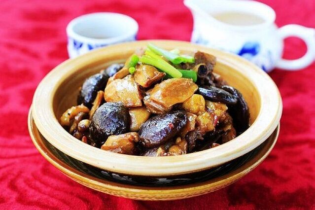 墨魚干燒雞的做法-家常味燒菜譜