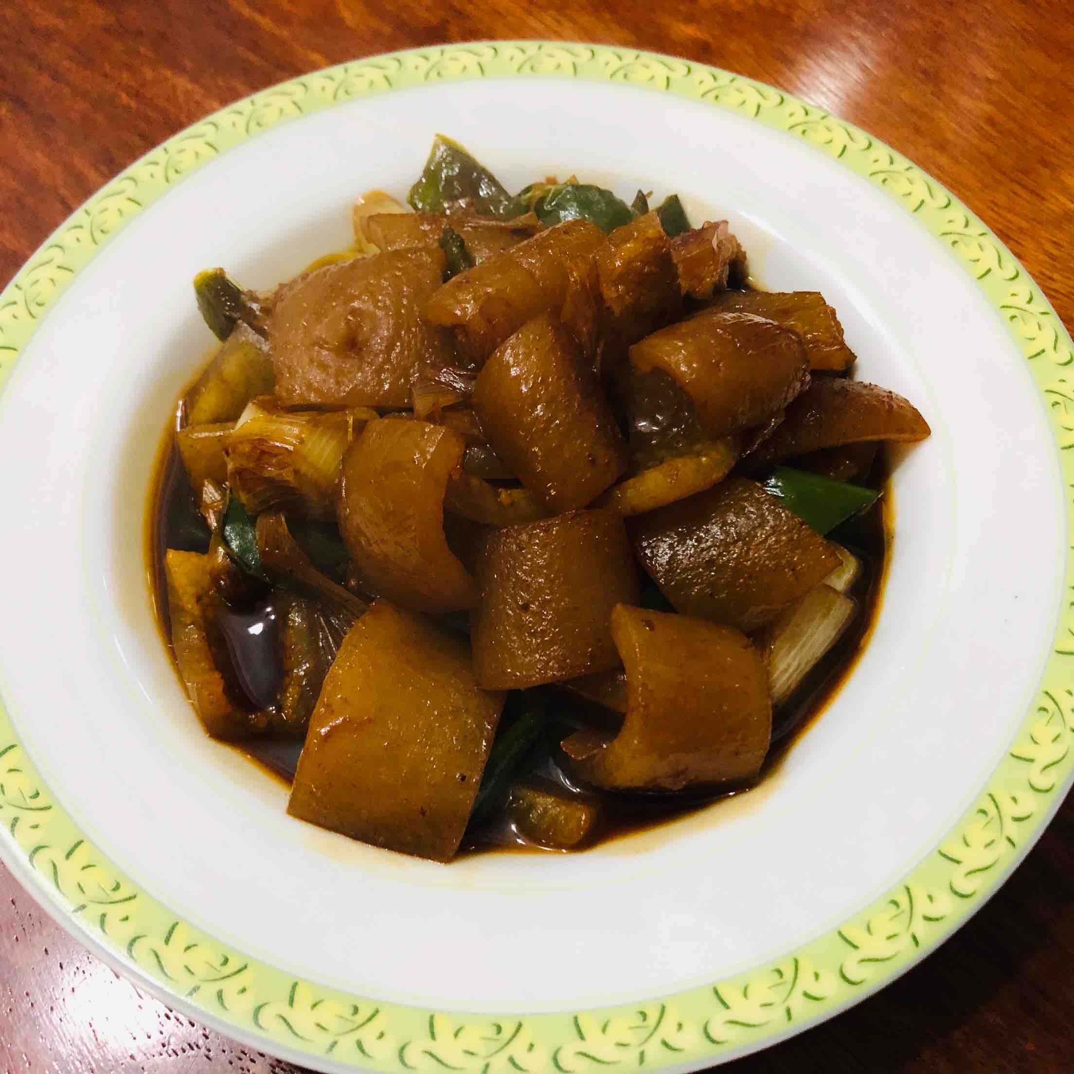 尖椒大蒜爆炒豬皮的做法-家常味炒菜譜