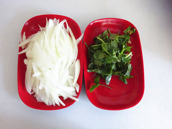 撈汁木耳的做法-咸鮮味拌菜譜-易網健康養生網 撈汁木耳的做法-咸鮮味拌菜譜