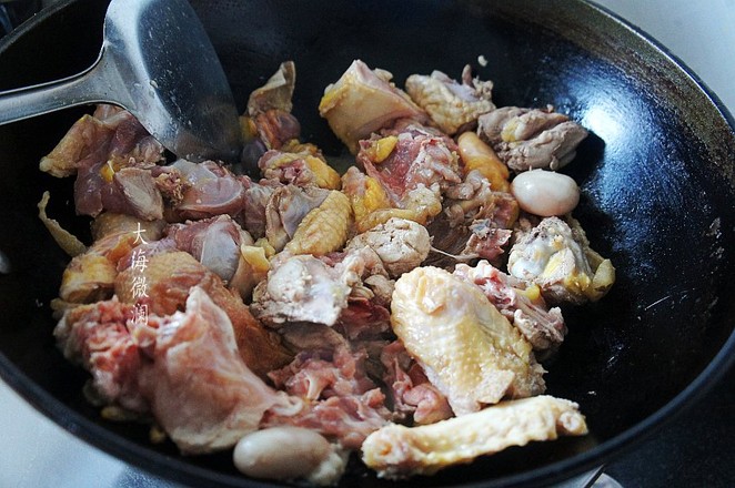 小雞燉蘑菇的做法-家常味燉菜譜-易網健康養生網 小雞燉蘑菇的做法-家常味燉菜譜