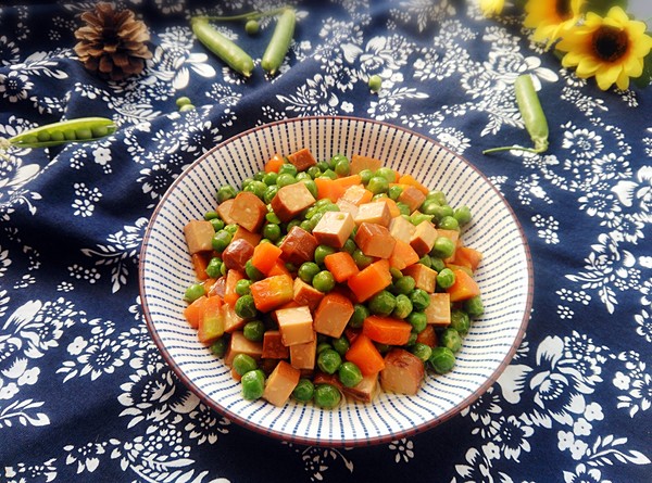 時(shí)蔬燴雞蛋干的做法-家常味炒菜譜-易網(wǎng)健康養(yǎng)生網(wǎng) 時(shí)蔬燴雞蛋干的做法-家常味炒菜譜