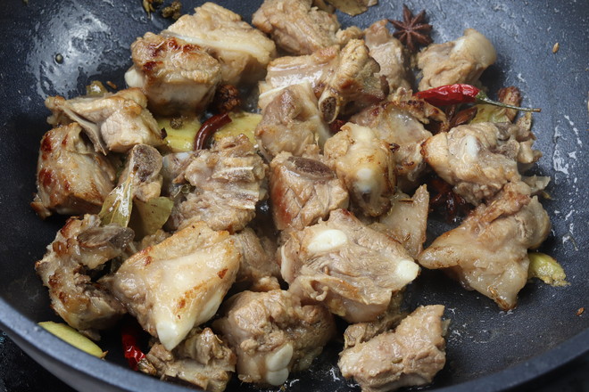 排骨鹵蛋的做法-家常味鹵菜譜-易網健康養生網 排骨鹵蛋的做法-家常味鹵菜譜