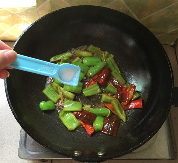 紫蘇煎雞蛋的做法-家常味煎菜譜