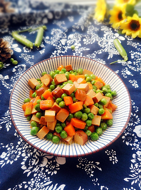 時(shí)蔬燴雞蛋干的做法-家常味炒菜譜-易網(wǎng)健康養(yǎng)生網(wǎng) 時(shí)蔬燴雞蛋干的做法-家常味炒菜譜