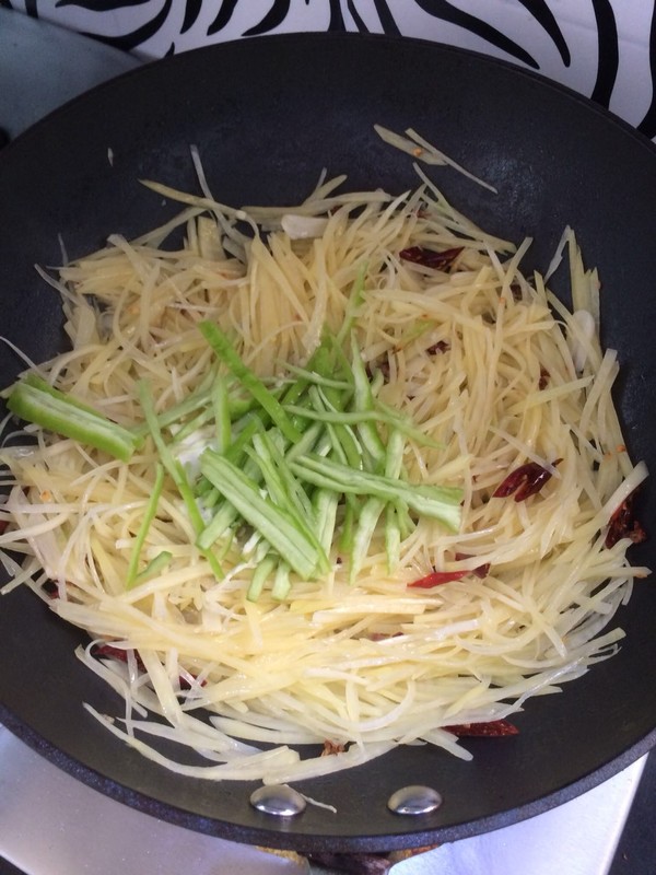花椒土豆絲的做法-家常味炒菜譜-易網健康養生網 花椒土豆絲的做法-家常味炒菜譜