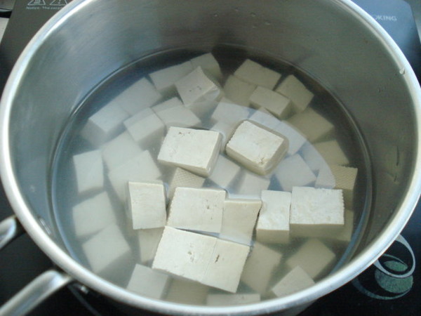 咸蛋黃豆腐的做法-咸鮮味燒菜譜-易網健康養生網 咸蛋黃豆腐的做法-咸鮮味燒菜譜